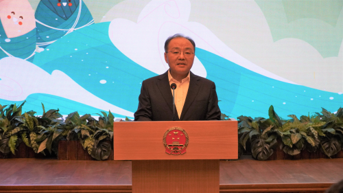驻马来西亚大使欧阳玉靖出席使馆举办的端午节使馆开放日活动